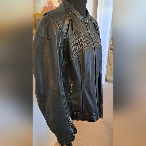 Harley Davidison Leather Coat - Picture 6 of 16